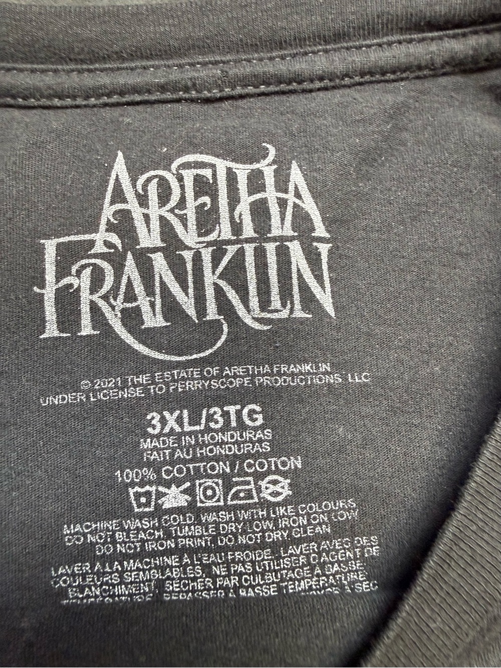 Aretha Franklin Black Graphic Short-Sleeve Tee with Vintage Music Print(3XL) - Picture 3 of 6